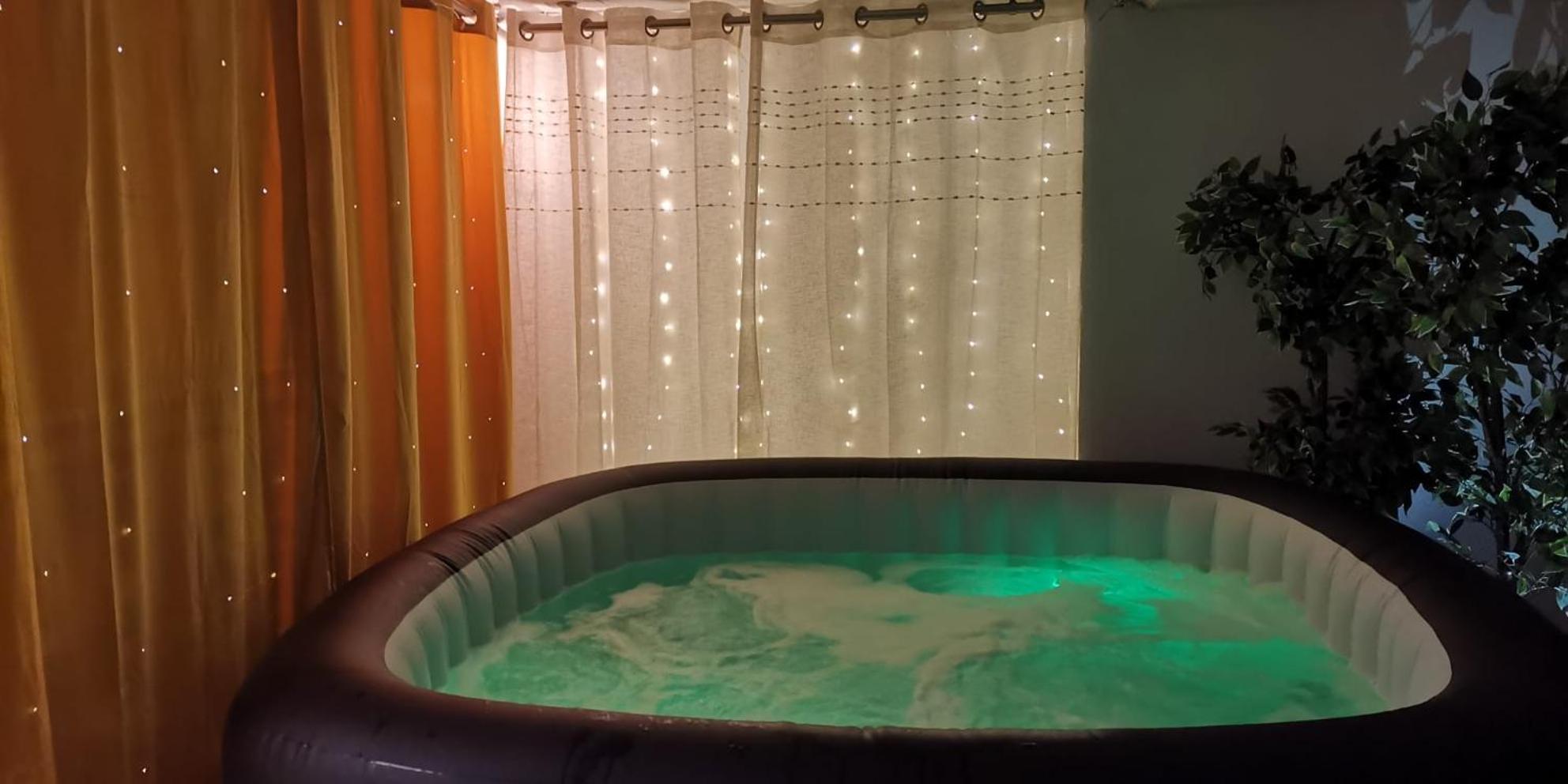 Les Rosiers - Maison Avec Jacuzzi Hébergement de vacances *